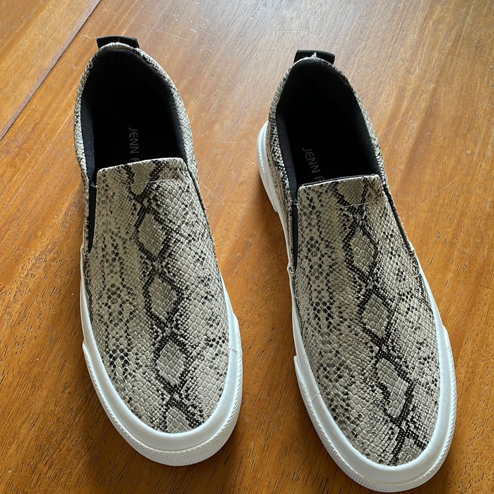 NWOT Jenn Ardor Sneakers